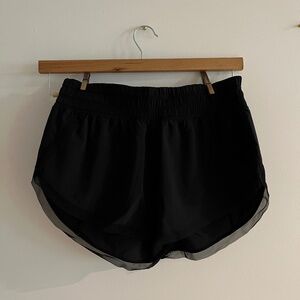 Lululemon - Women's Shorts